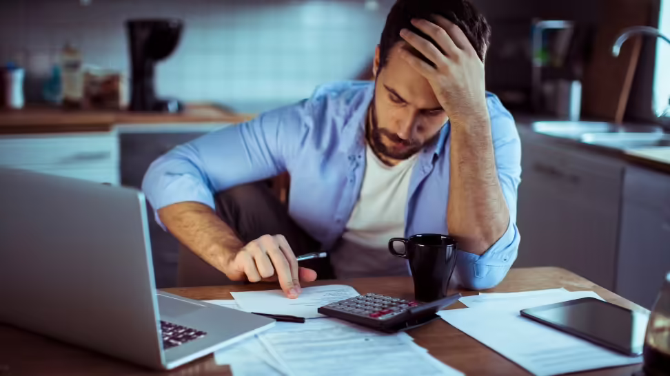 Strategic Default on Mortgages